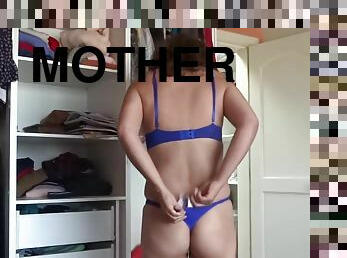 Her Stepmother Shows Her Ass To Her Nephew And Asks Him To Fuck