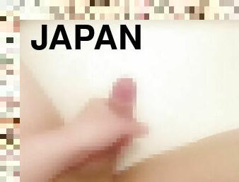 ??????????????????????? Japanese boy masturbating after pee