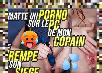 PREVIEW Française se masturbe en regardant un porno sur le pc de mon copain et squirt sur sa chaise!