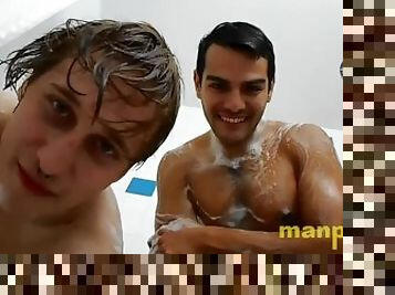 bagno, gay, piedi, pov, doccia, ragazzo-fidanzato, twink, dominazione, giganti, reali