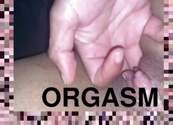 orgasmo, squirting, amateur, latino, pareja, regordeta-chubby, con-los-dedos