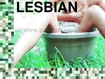 di-tempat-terbuka, lesbian-lesbian, hindu