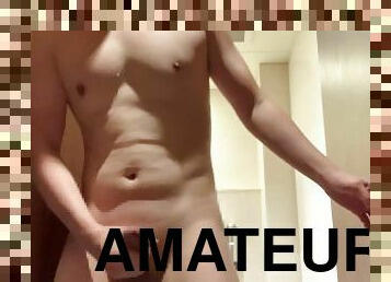 ????????????????????amateur?Masturbation in the gym toilet