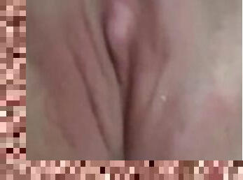 clitoris, masturbare-masturbation, orgasm, pasarica, amatori, milf, facut-acasa, cu-degetelul, pov, blonda