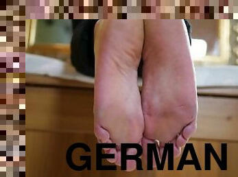 alemán, esclava, pies, sucio, dominación, dominación-femenina