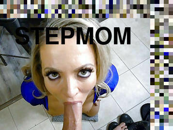 Stepmom wants to blowing off her boy toy with a huge knob