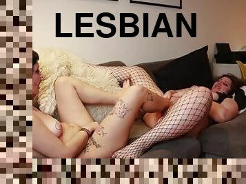 berambut, orgasme, vagina-pussy, lesbian-lesbian, kaki, pakaian-jaring-ikan, ditindik, oral-melalui-mulut, fetish-benda-yang-dapat-meningkatkan-gairah-sex, tato
