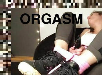 Hot Teen Sneakers Leggings Self Rope Bondage Orgasm