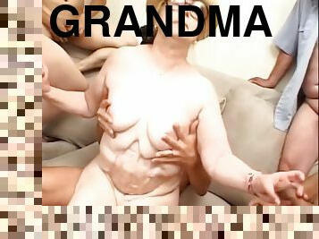 capra, bunica, jet-de-sperma, bunicuta, hardcore, sex-in-trei, blonda, lenjerie