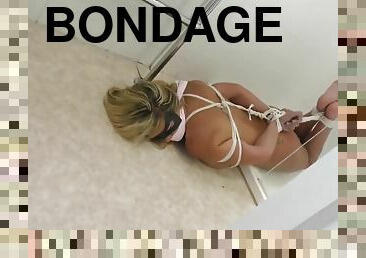 baignade, gros-nichons, bdsm, blonde, fétiche, douche, bondage