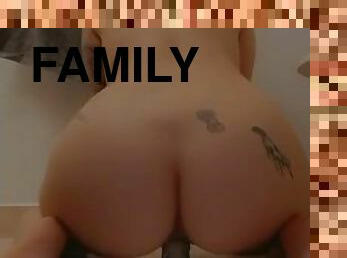 bad, masturbation, fitta-pussy, amatör, familj, ritt, dildo, ensam, tatuering