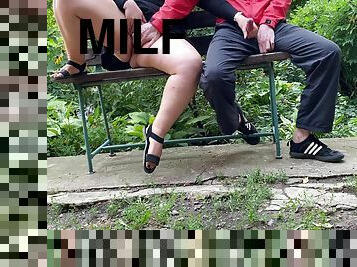 cul, masturbation, orgasme, en-plein-air, russe, amateur, ejaculation-sur-le-corps, milf, branlette, belle-femme-ronde