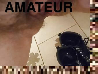 baignade, pisser, amateur, fétiche, solo, bottes