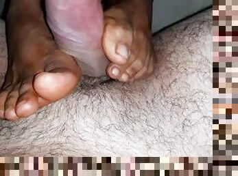 latin girl with beautifull feets doing great footob