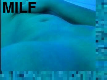 velike-joške, mastrubacija, orgazem, amaterski, milf, mami, fingering, blond, luštno, joške