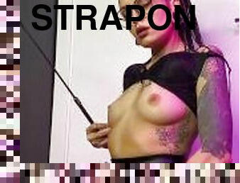 strapon, dilettant, fetisch, allein, herrin, vorherrschaft, brunette, domina, tattoo, kleine-titten