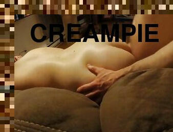 Une rapide par derrière (creampie)