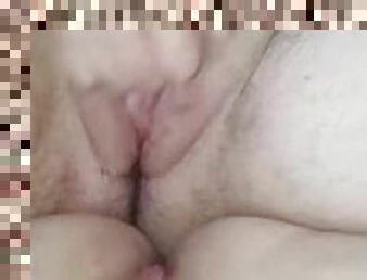 masturbation, orgasm, fru, amatör, par, fingerknull, fötter, sprut, kåt, brittisk