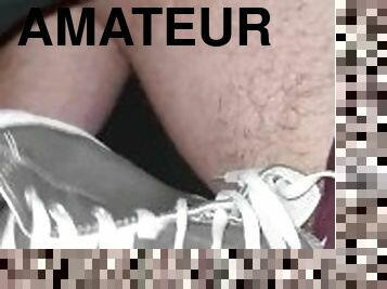 amateur, ejaculation-sur-le-corps, gay, branlette, pieds, solo, minet