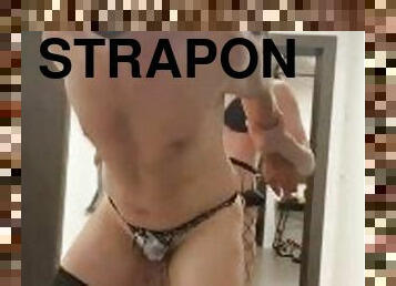 strap-on, anal, leksak, bdsm, slav, slyna, kåt, älskarinna, dominans, femdom