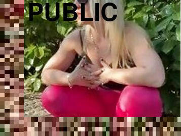 Pee in her leggins, changing on public street