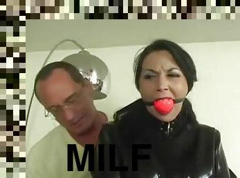 tate-mari, milf, de-epoca, bdsm, fetish, latex, inceandu-se, bondage, bruneta, tocuri-inalte