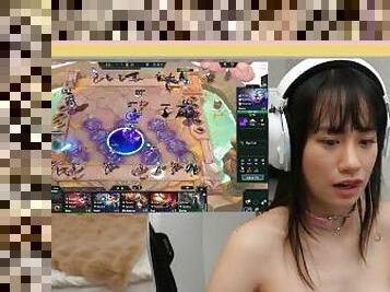 um this is just a video of me playing league of legends topless lol
