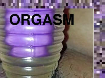 No saba cmo utilizar el vibrador pero tena muchas ganas de masturbarme