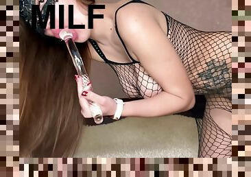 Milf Gets Anal Orgasm From A Glass Dildo