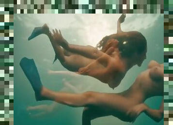 Celebs naked in water compilation - Gretchen Mol Kelly Brook