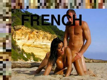 cul, nudiste, en-plein-air, milf, maman, française, plage, brunette