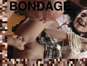 ados, bdsm, ligotée, sur-le-visage, coquine, bondage, brunette, petits-seins