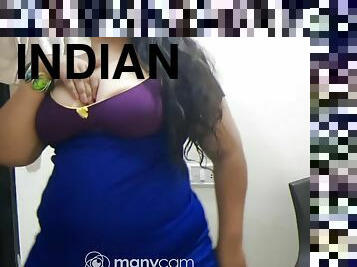 Hot Indian Neighbour Giving A Videocall To Her Boyfriend