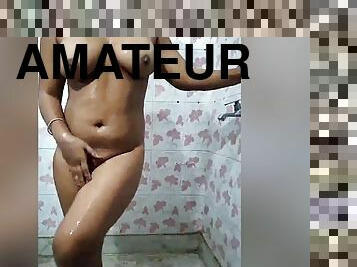 Today Exclusive- Sexy Desi Girl Bathing Cam Show
