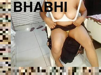 Desi Sexy Bhabhi Open Her Saree And Make Video