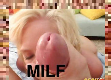 payudara-besar, isteri, blowjob-seks-dengan-mengisap-penis, penis-besar, jenis-pornografi-milf, ibu, deepthroat-penis-masuk-ke-tenggorokan, pelacur-slut, sudut-pandang, berambut-pirang