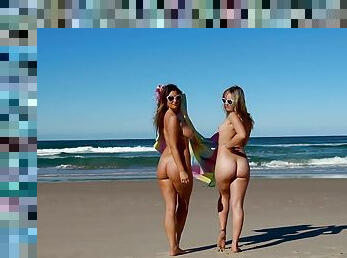Big-Bottomed Stunners At The Beach