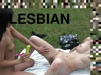 lesbian games in park