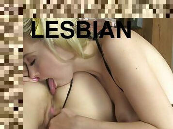 lesbian-lesbian, remaja, kaki, berambut-pirang, kecil-mungil, fetish-benda-yang-dapat-meningkatkan-gairah-sex