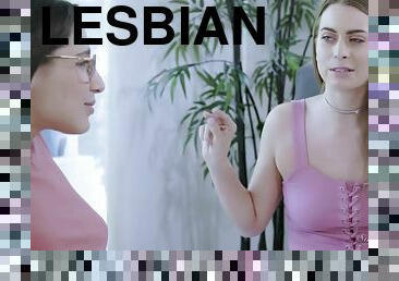 Cute teen girls Abella Danger and Jill Kassidy go lesbian