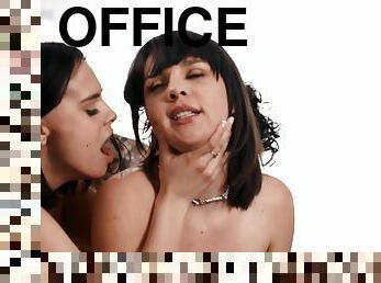 كبيرة-الثدي, مكتب-office, عربدة, كس-pussy, سكرتيرة, ثلاثي, وقحة, ثدي, حلق, راعية-البقر