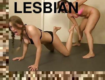 ציצי-גדול, לסבית-lesbian, אמא-שאני-רוצה-לזיין, צעירה-18, טבעי, התאבקות, חזה-גדול, ציצים, פטיש, ביקיני