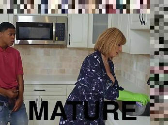 Mature housewife vs young black stud Sara Jay, Lil D - interracial hardcore