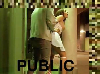 public brounette - Blowjobs