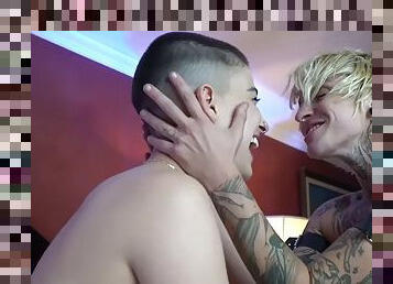 Tattooed TS man enjoys tugging and cuddling with pierced babe