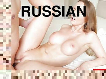 gros-nichons, levrette, russe, maigre, fellation, ejaculation-sur-le-corps, casting, ejaculation-interne, couple, point-de-vue