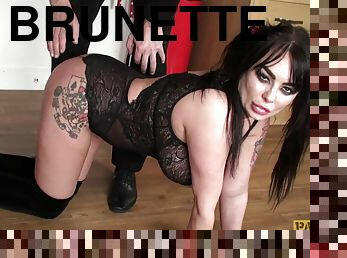 hardcore, mamme, sgualdrine, feticci, brunette, tatuaggi