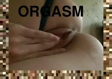 Watch my girlfriend masturbate and cum - Hot close up orgasm and wet sounds