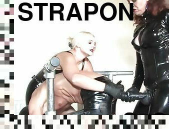 strapon, erotisch-mutti, sadomasochismus, 3etwas, cfnm, fetisch, latex, vorherrschaft, stiefel, domina