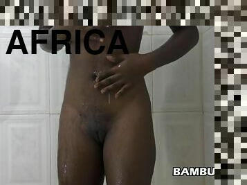 mandi, pembantu-wanita, muda-diatas-18, mandi-shower, afrika